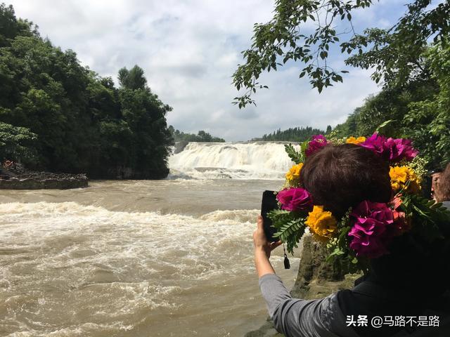 小红书广告价格
:最近很多中西部地区的旅游广告，几百块一个人，玩好几天靠谱不？